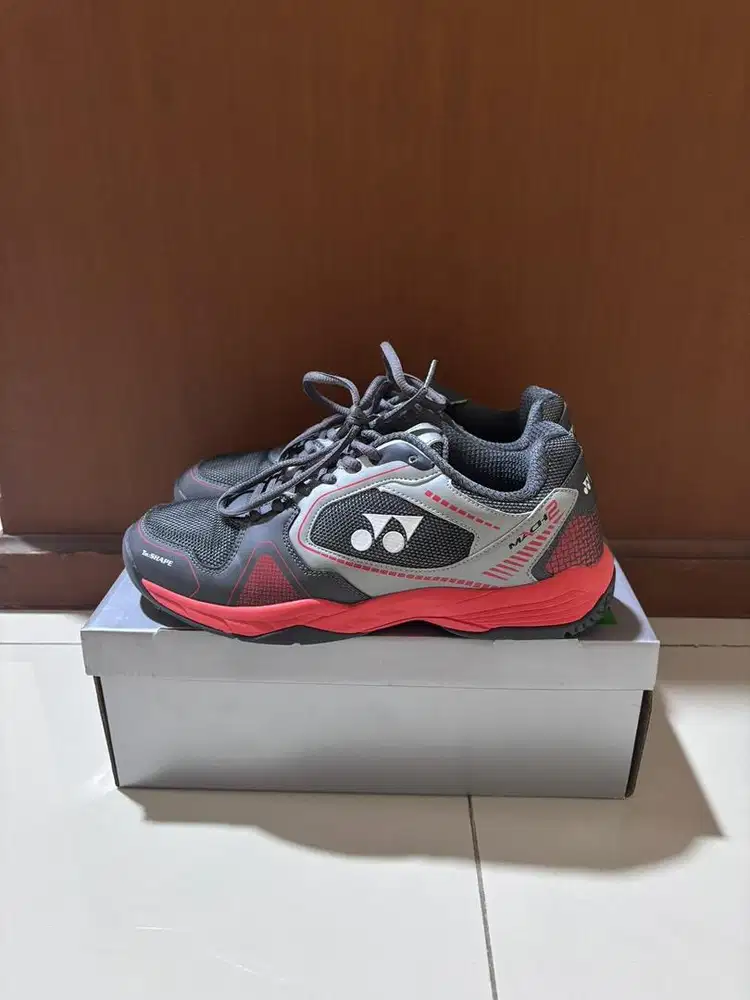 yonex badminton shoes mach 2