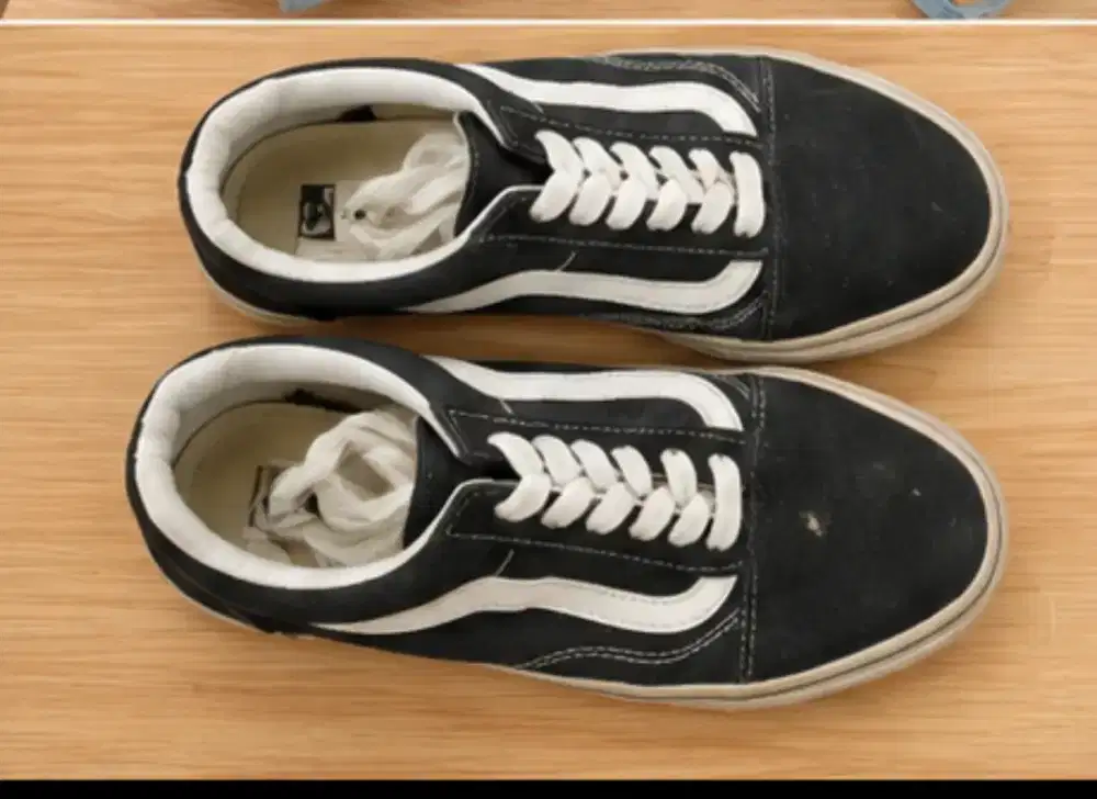VANS OLD SKOOL SECOND SIZE 39 HITAM PUTIH 190