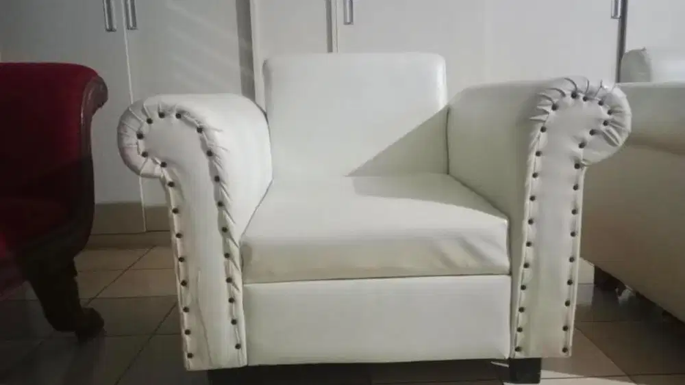 Sofa dari Kulit Asli