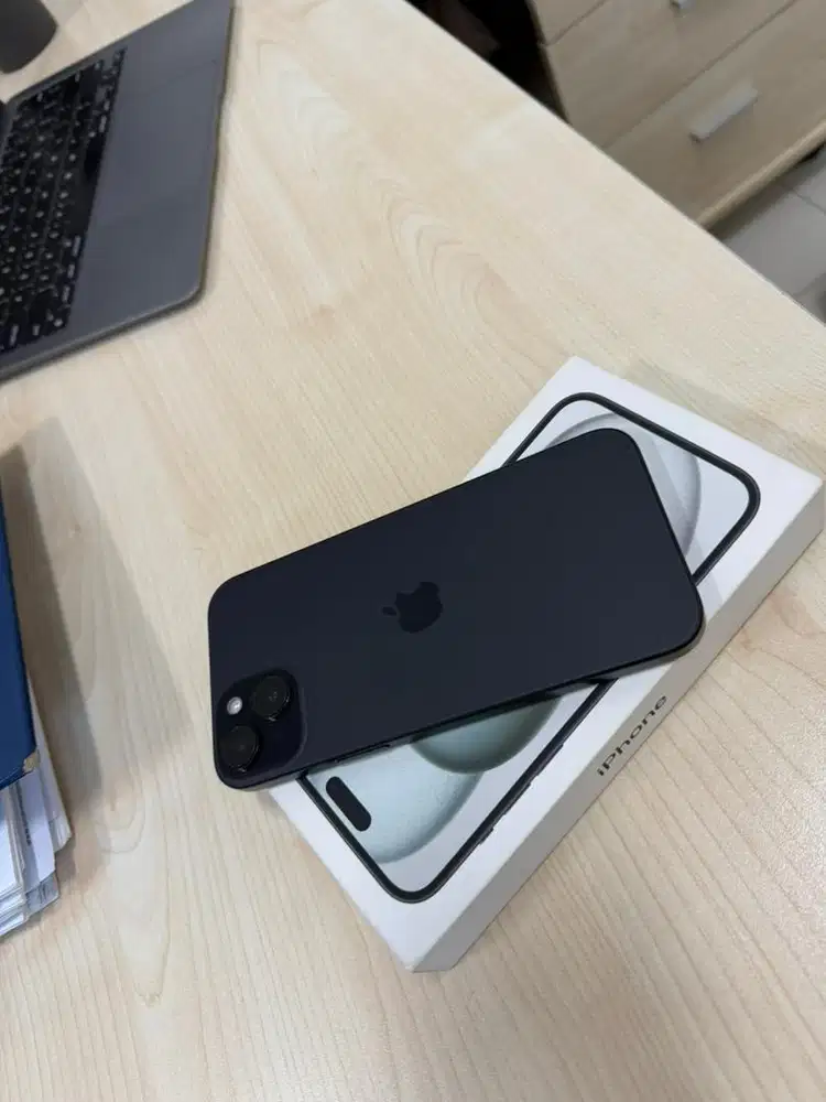 Iphone 15 Plus 128Gb Garansi Resmi (siap pakai)