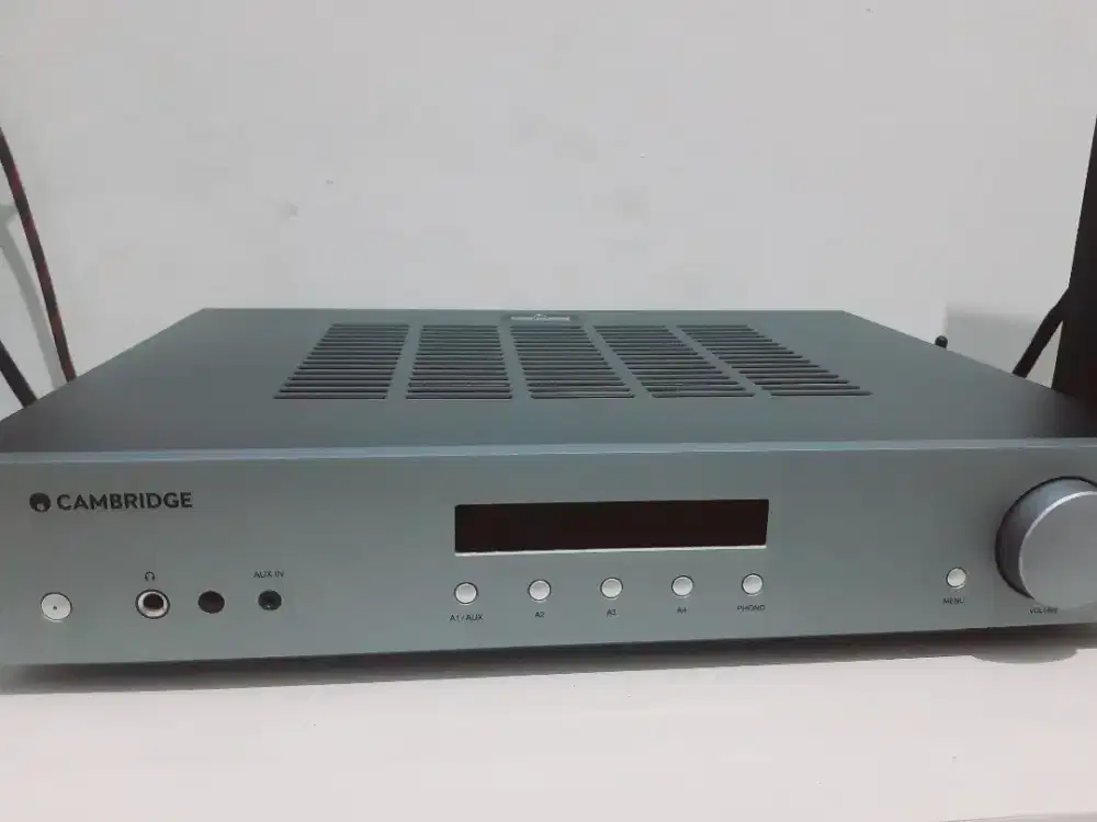 Amplifier cambridge axa 35
