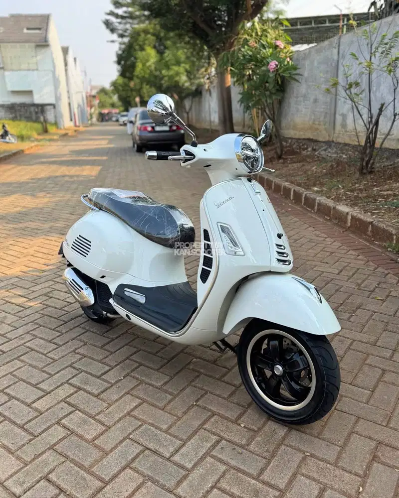 JUAL MURAH VESPA GTS 150 iGET ABS FACELIFT 2021 MULUS