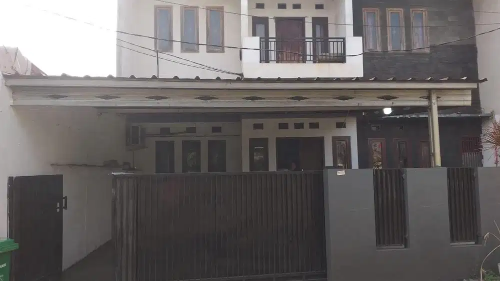 Di sewakan rumah pingir jalan