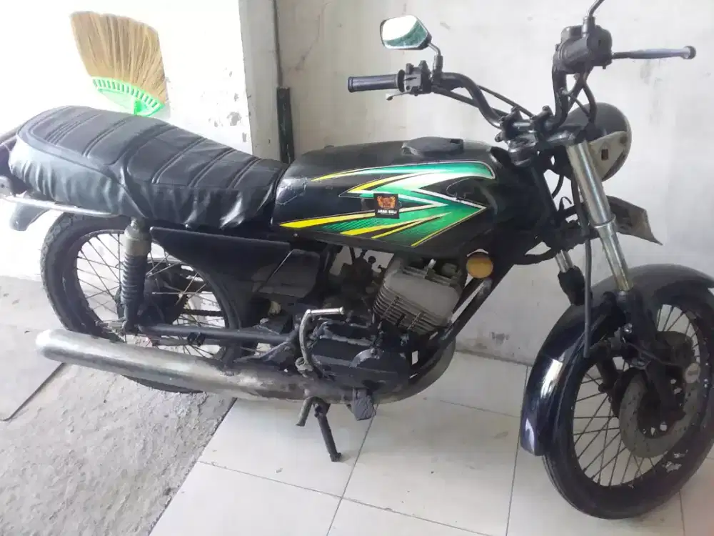 Yamaha RX 100 plat L sby