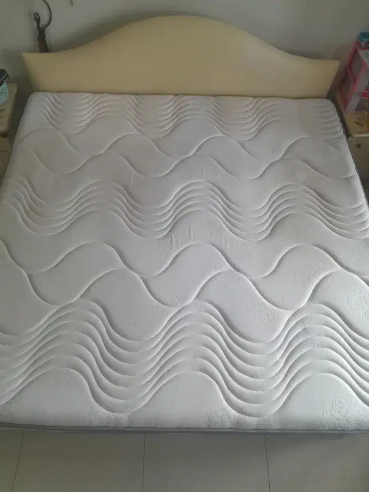Dijual Spring Bed semi latex merk Trendy, uk.200 x 200 cm