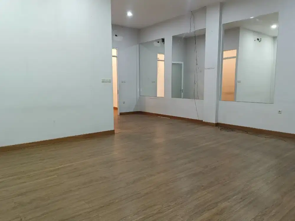 Disewakan Ruko 2 Lantai Semi Furnished Siap Pakai Cocok untuk Usaha Lokasi di Mainroad Sukajadi Bandung