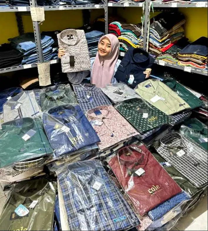 Obral Baju Kemeja dan Hem Ori Matahari.