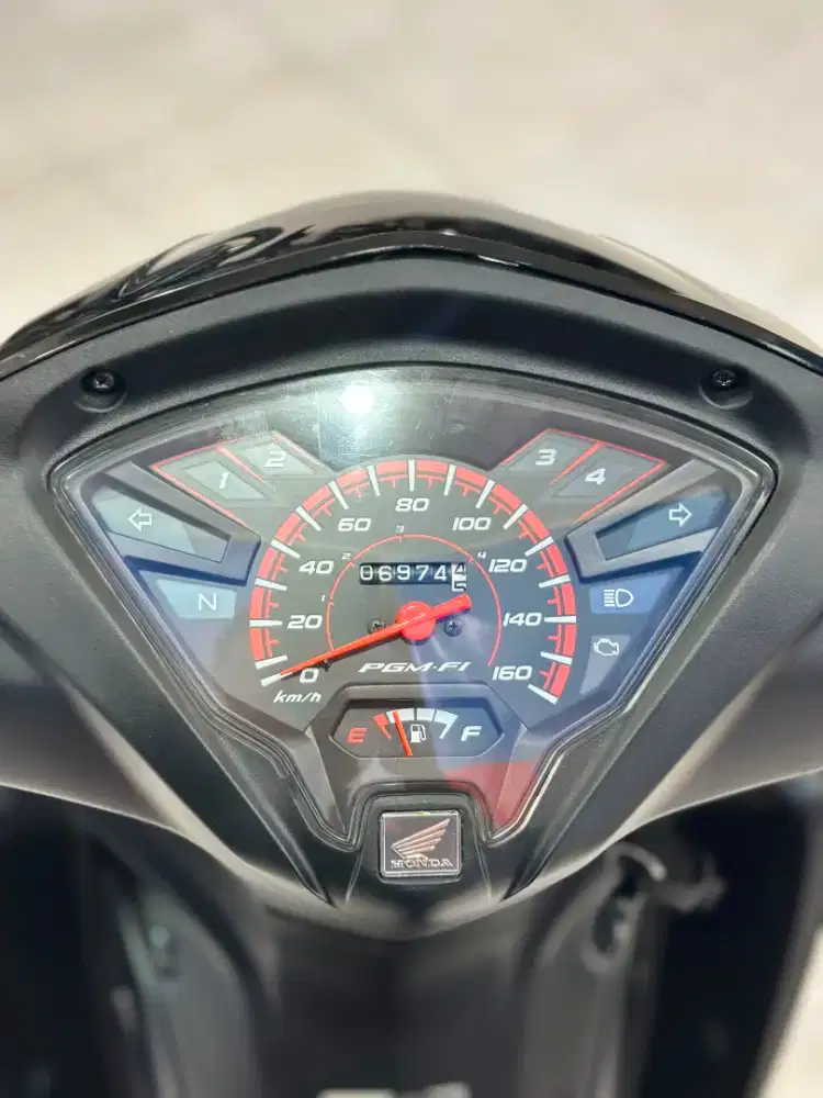 Honda Revo X Fi 125cc Thn 2023 Km 6Rb Anugerah Motor Pucang