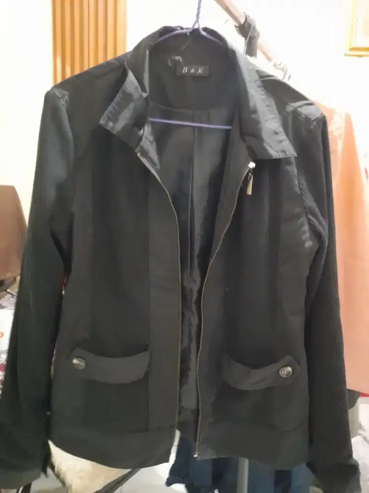Blazer wanita Hitam S model Korea