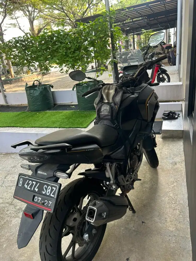 JUAL CB150x BU BISA NEGO BONUS HELM NJS FULL FACE