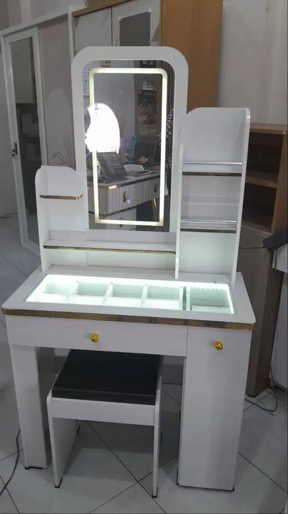 READY MEJA RIAS LAMPU EKONOMIS TERLARIS