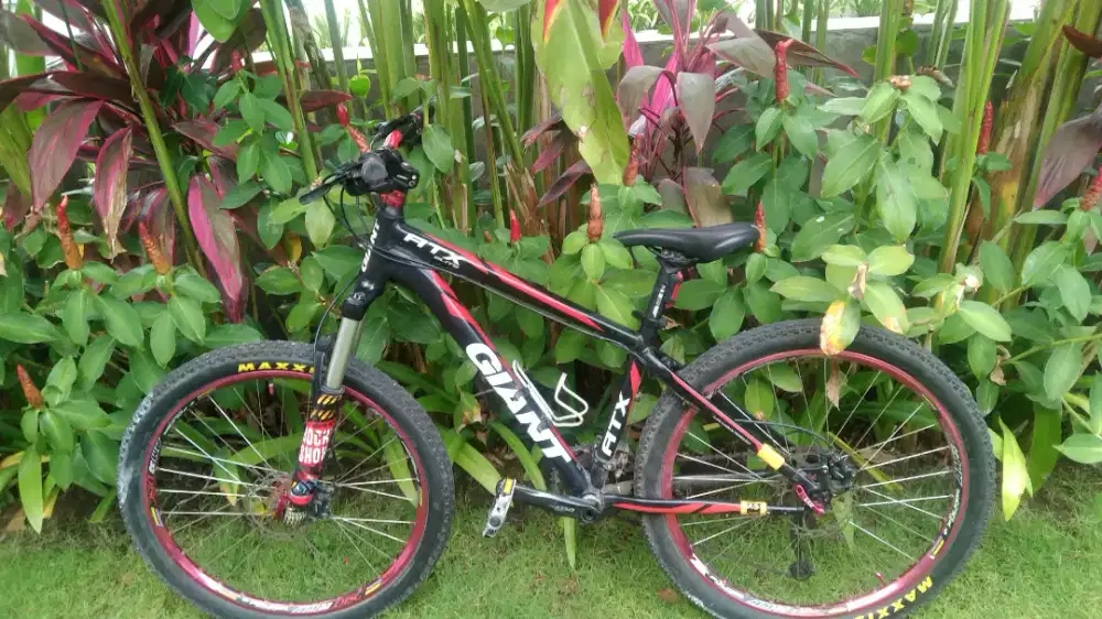 Sepeda Giant atx elite