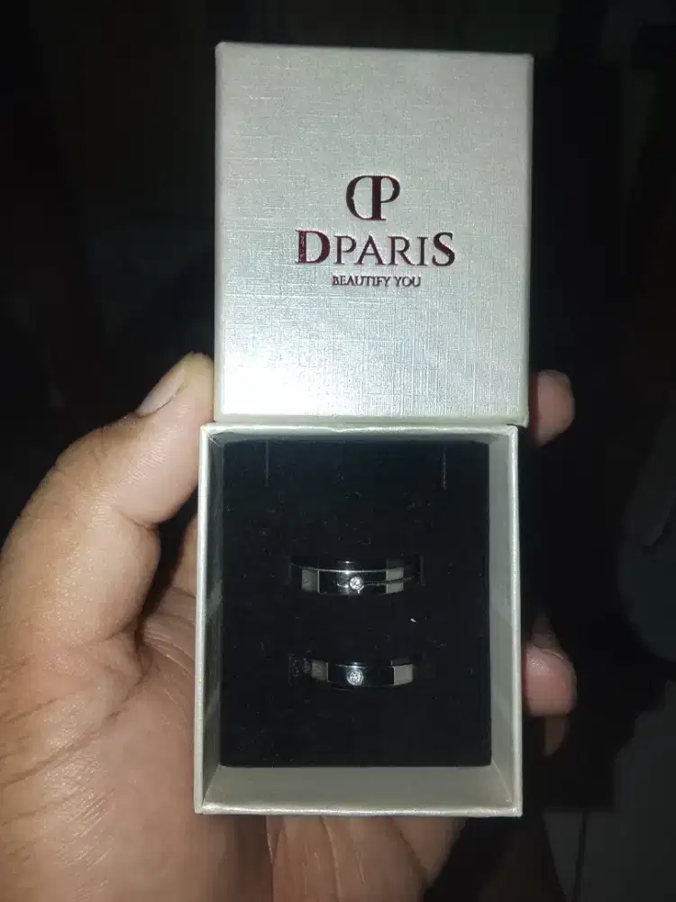 Cicin Dparis ada dua