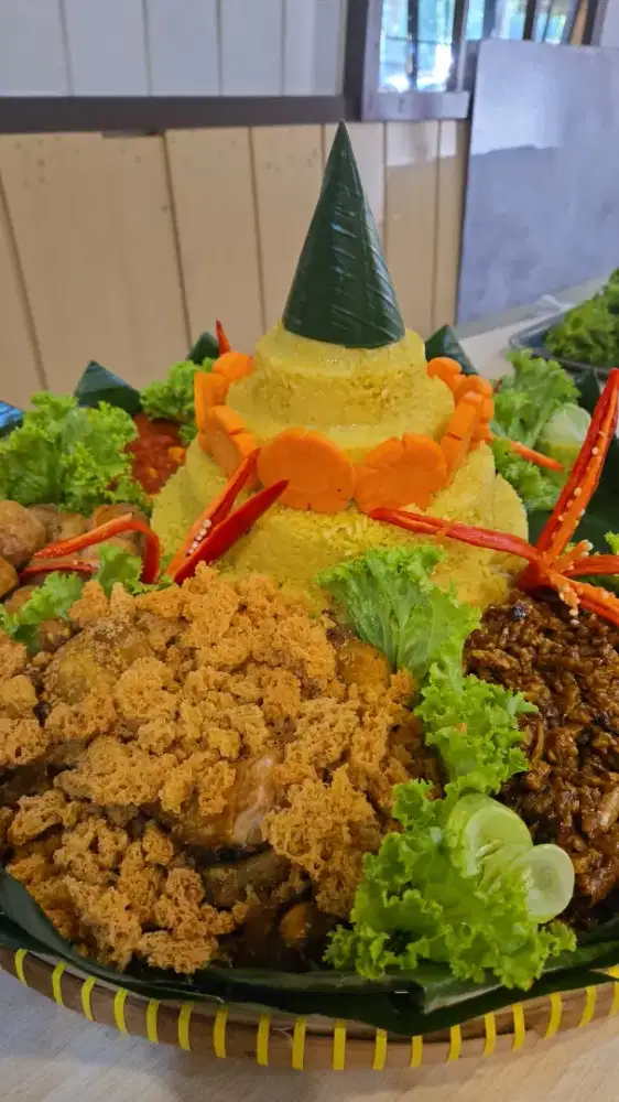 Staff Dapur Catering dan Risol