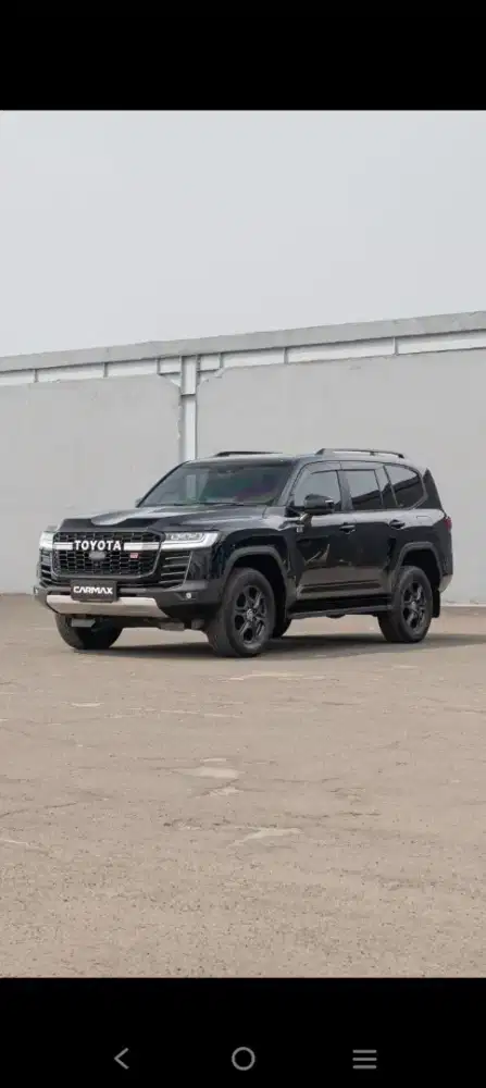 Toyota Land Cruiser GR-S 2023
Black on Black