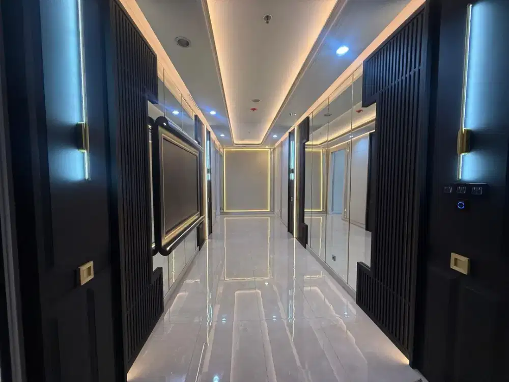 Disewakan Office space world capital tower 147,45m2 semi furnished kuningan Jakarta Selatan