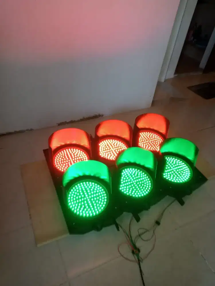 Traffic Light 2 Aspek 1 Arah
30cm