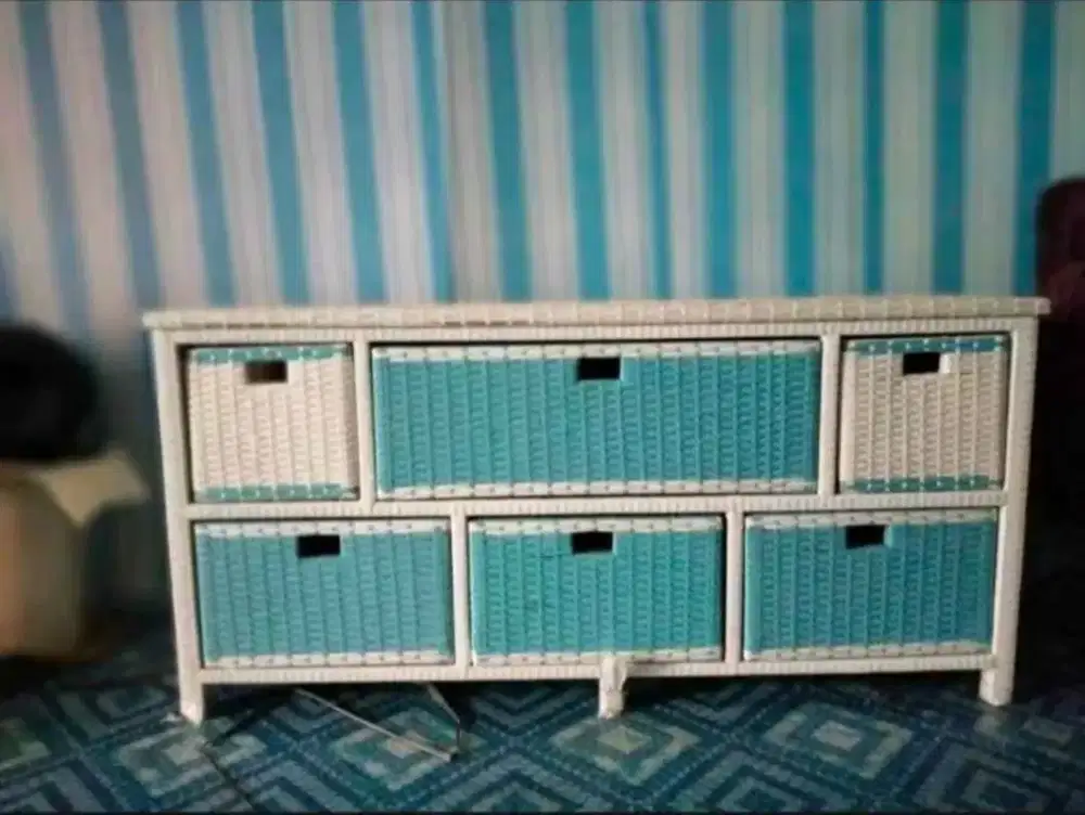 Meja tv rotan bekas