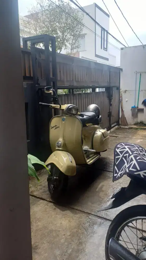 Di jual bu vespa 1974 guruh