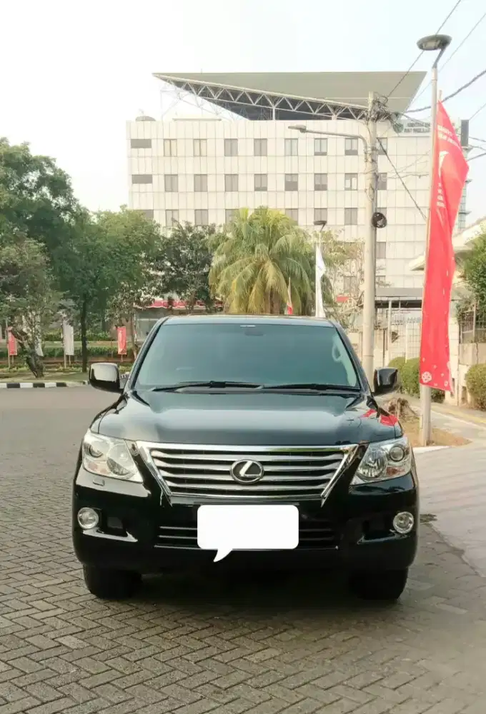 Lexus Lx570 AT 5.7 bensin AT Hitam Met 2010
