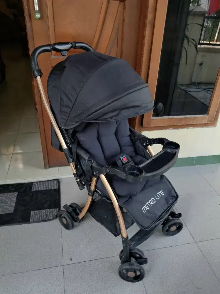 PRELOVED Stroller Pliko Metrolite (sudah include bantal alas stroller)