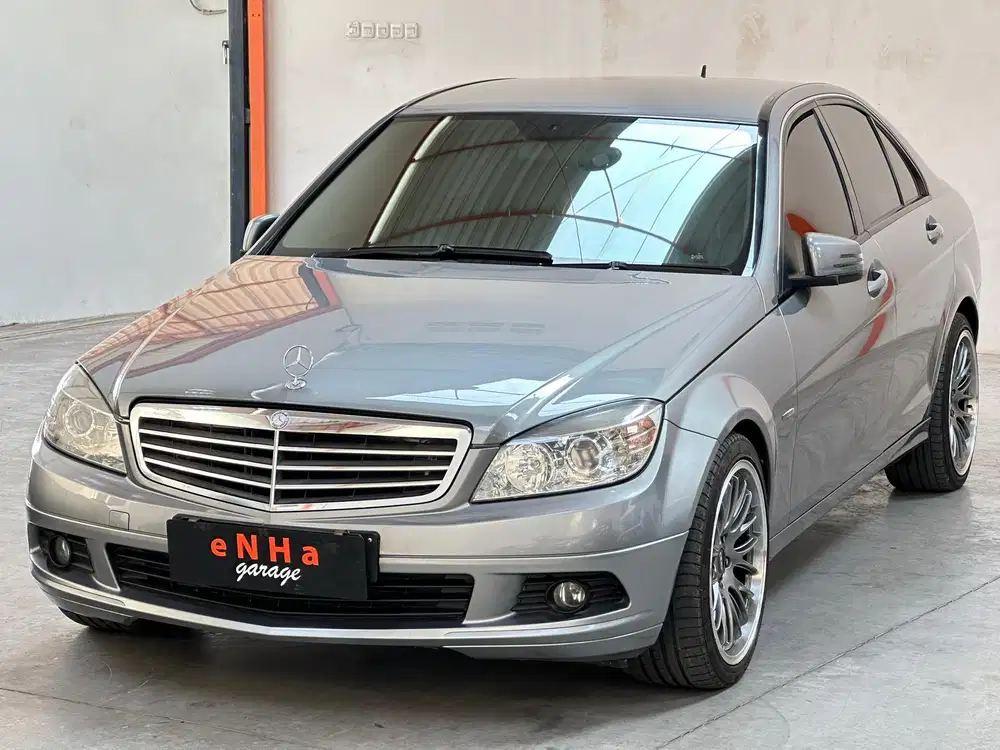 Mercedes Benz C200 CGi 1.8 A/T 2011.. eNHa garage Semarang..