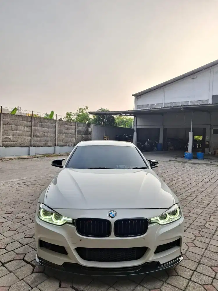 BMW 2016 320i F30 matic. Km 64rb antik full modif