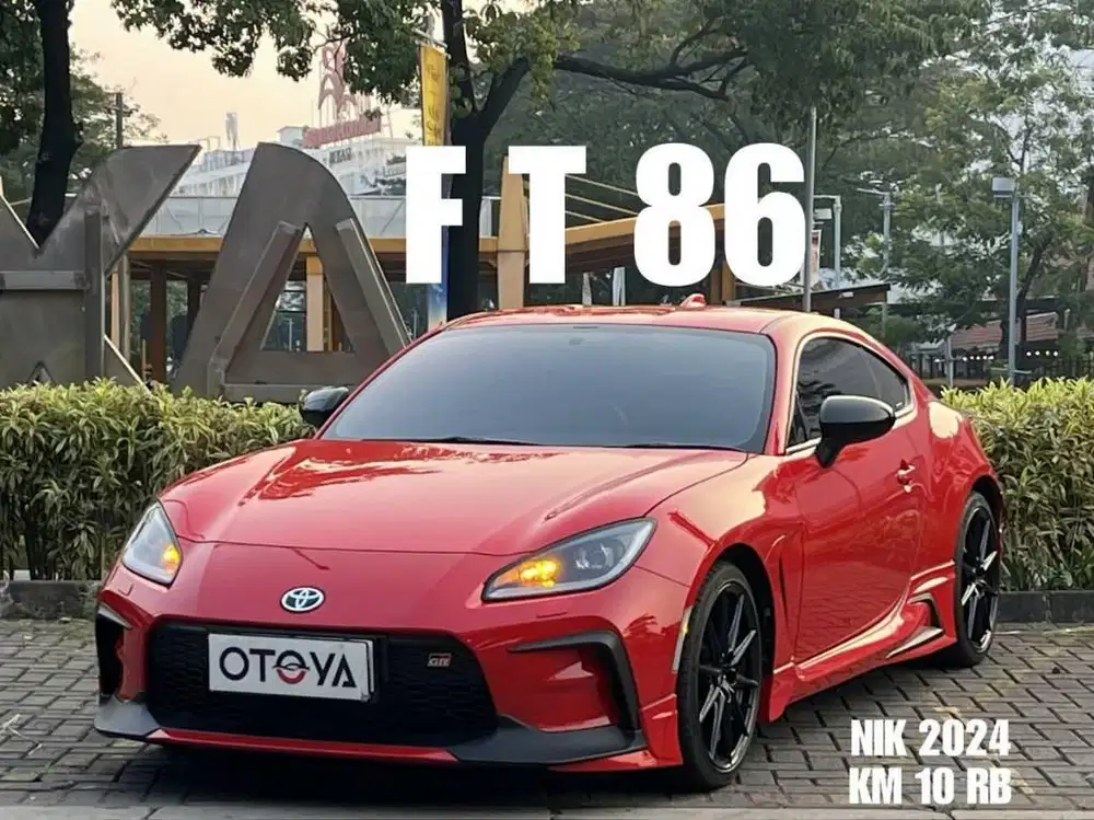 (LOW KM10RB) FT 86 GR  2.4 AT 2024