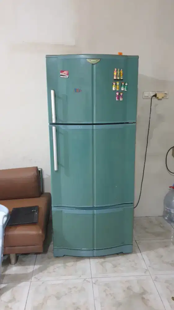 Kulkas Besar Sanken Phoenix