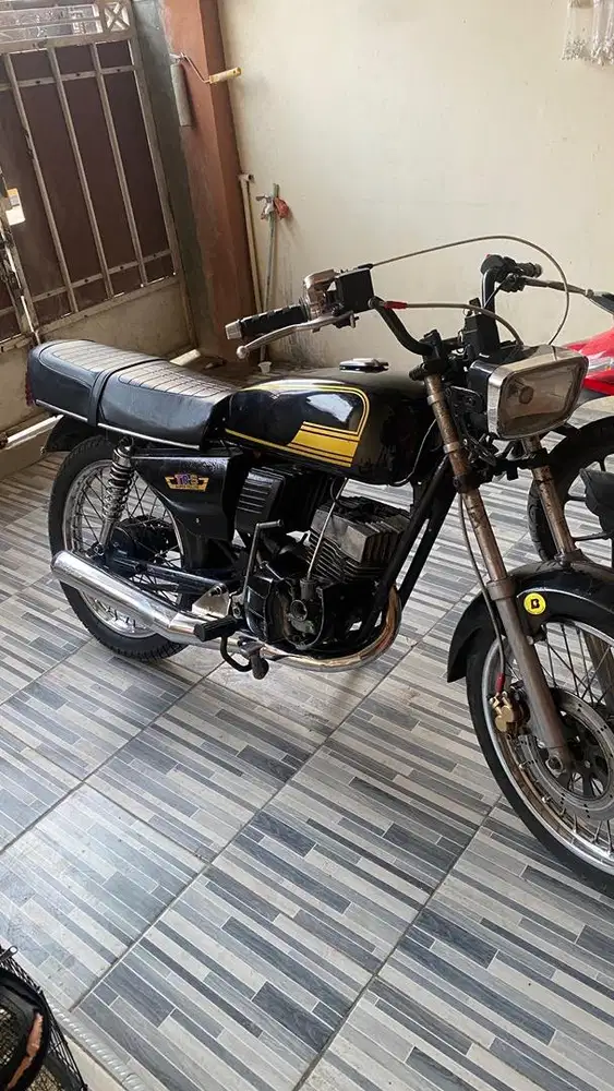 Suzuki TRS bukan rxking/Rx100/dt100