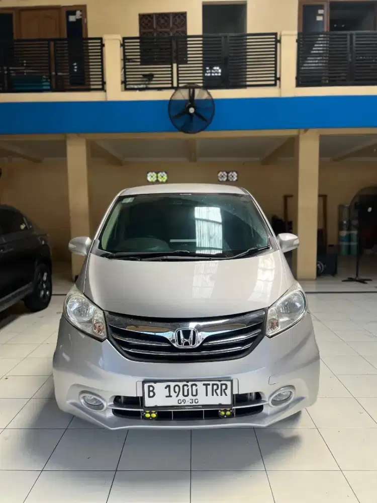 Honda Freed PSD AT 2013 Silver