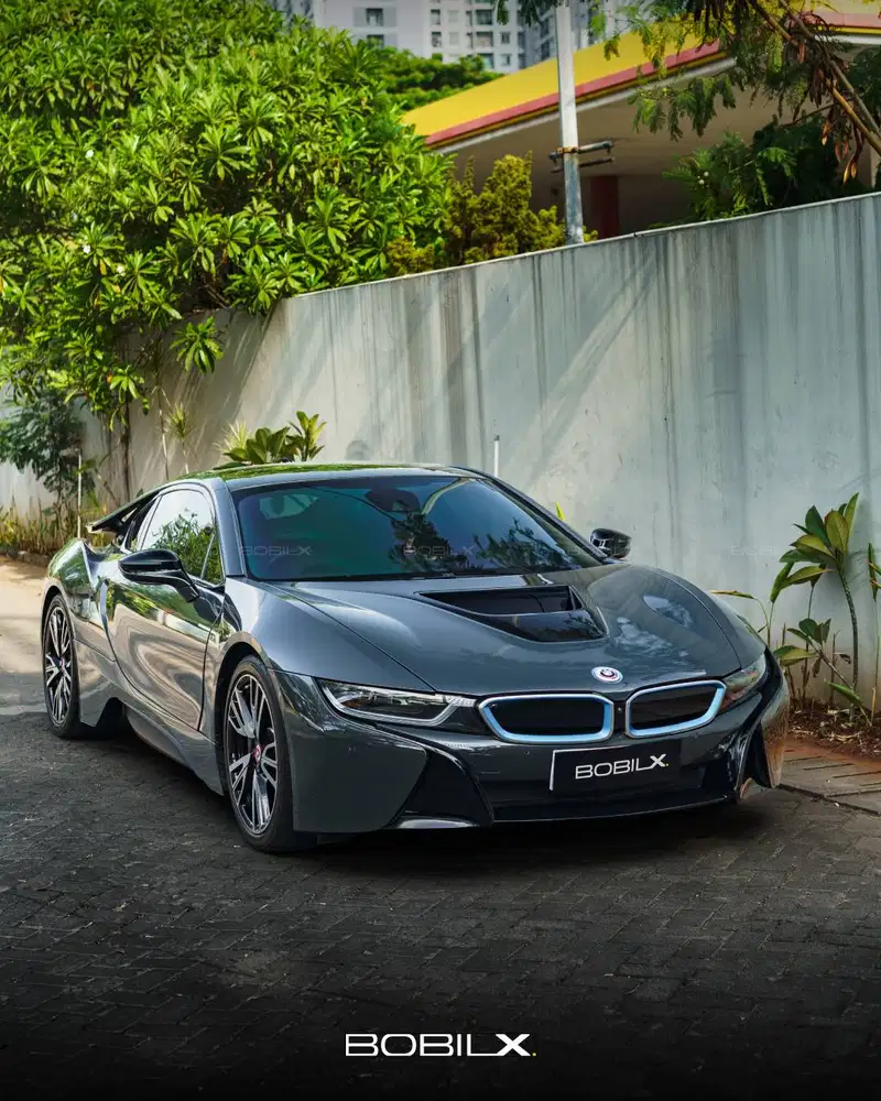 NIK 2018 BMW i8  Dark Grey on Black