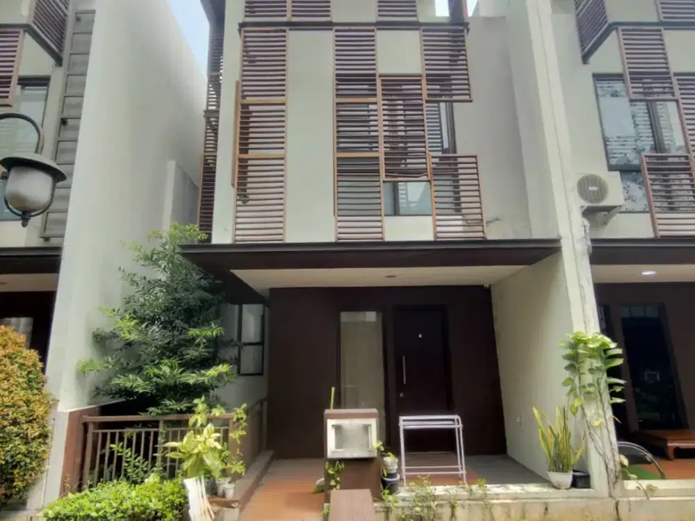 Termurah. rumah 3 Lantai di Greenwich Park - Whelford