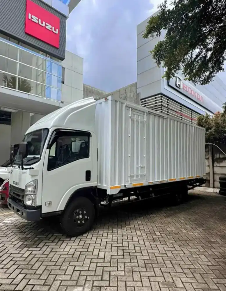 Isuzu NMR L Box Besi