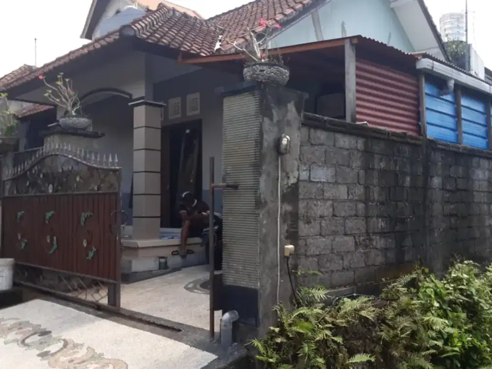 Di jual rumah  Lokasi Jl. Patih Nambi