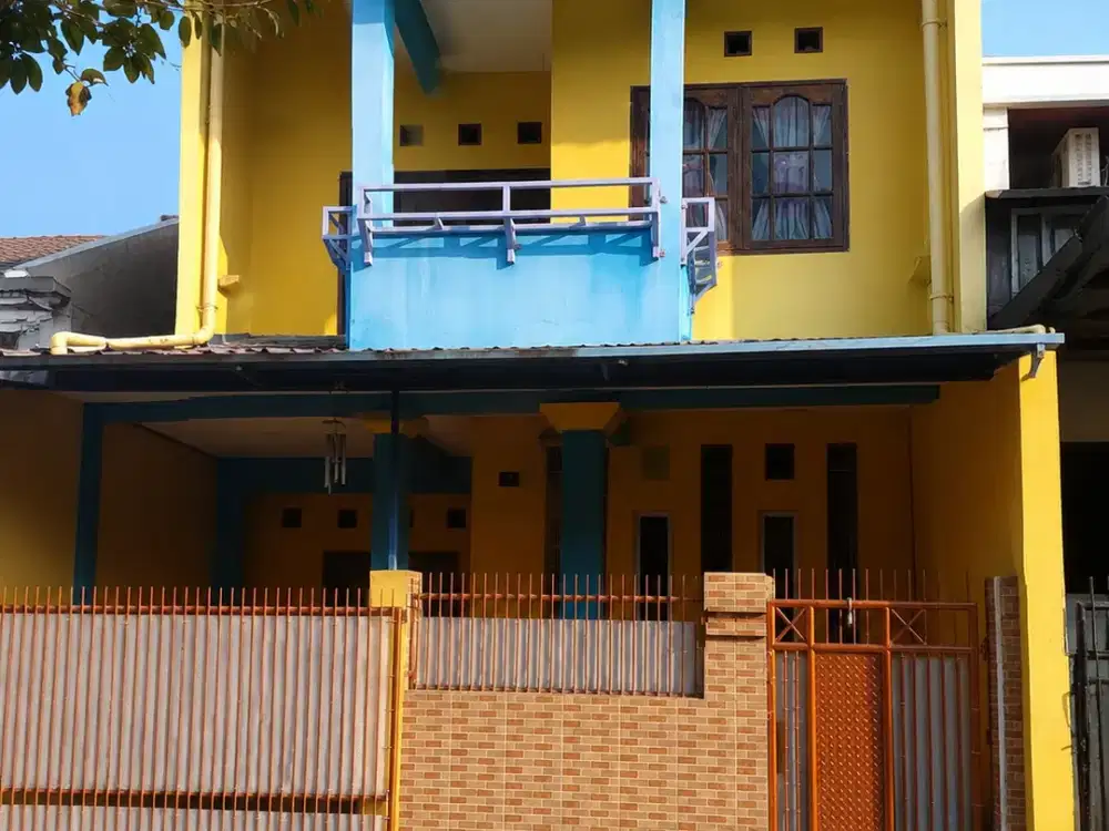 Rumah 2 Lantai di Harapan Indah Bekasi 800 Juta Only Siap Huni