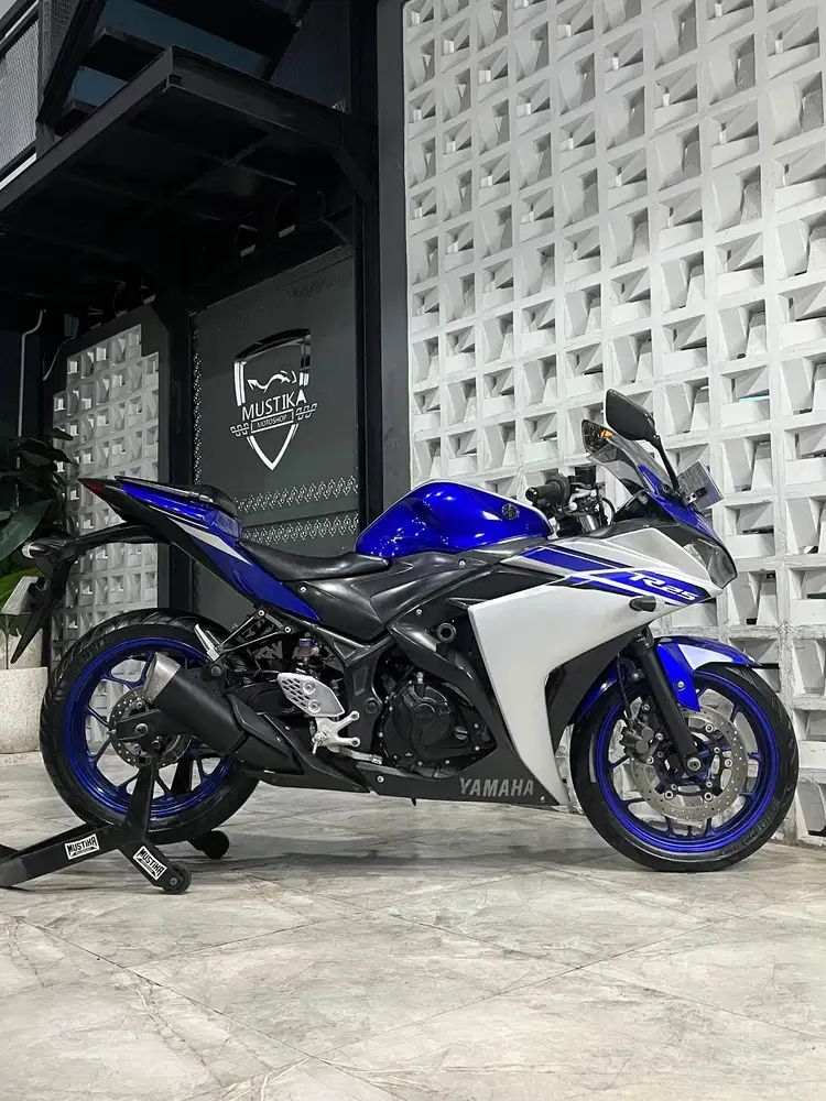 YAMAHA R25 2016 - Chintia Mustika