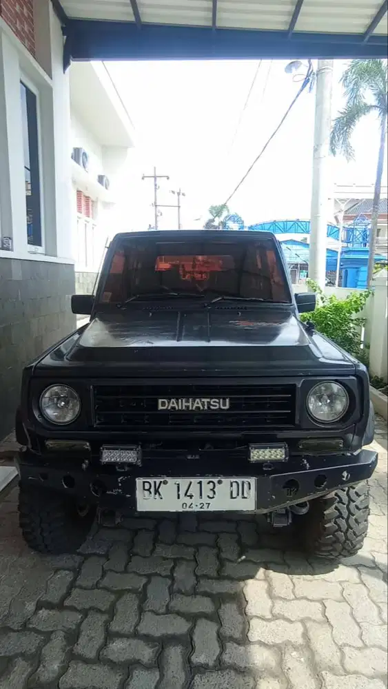 Dijual Taft 4x4 MT SOLAR