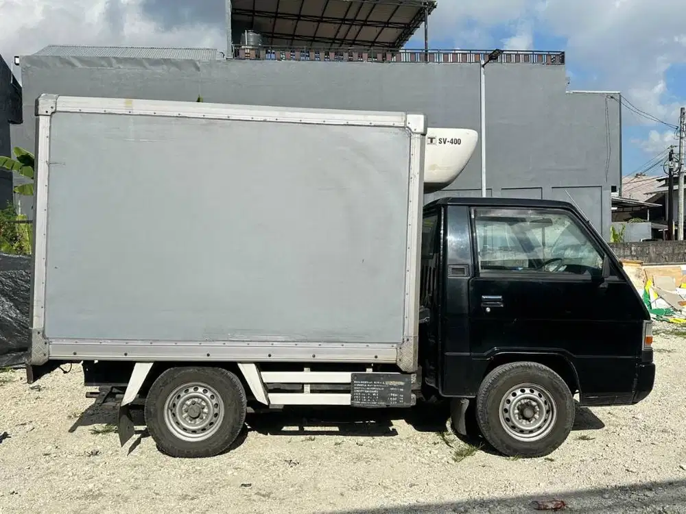 Mitsubishi Colt L300 Hitam 2018