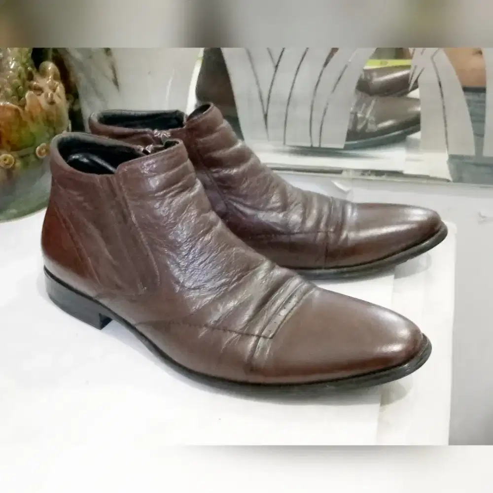 Size 42 fit 43 sepatu kulit donatello original brown