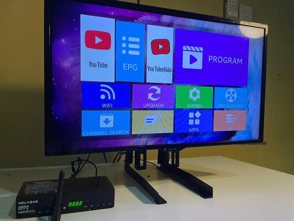 Sharp TV 24 plus aksesorisnya