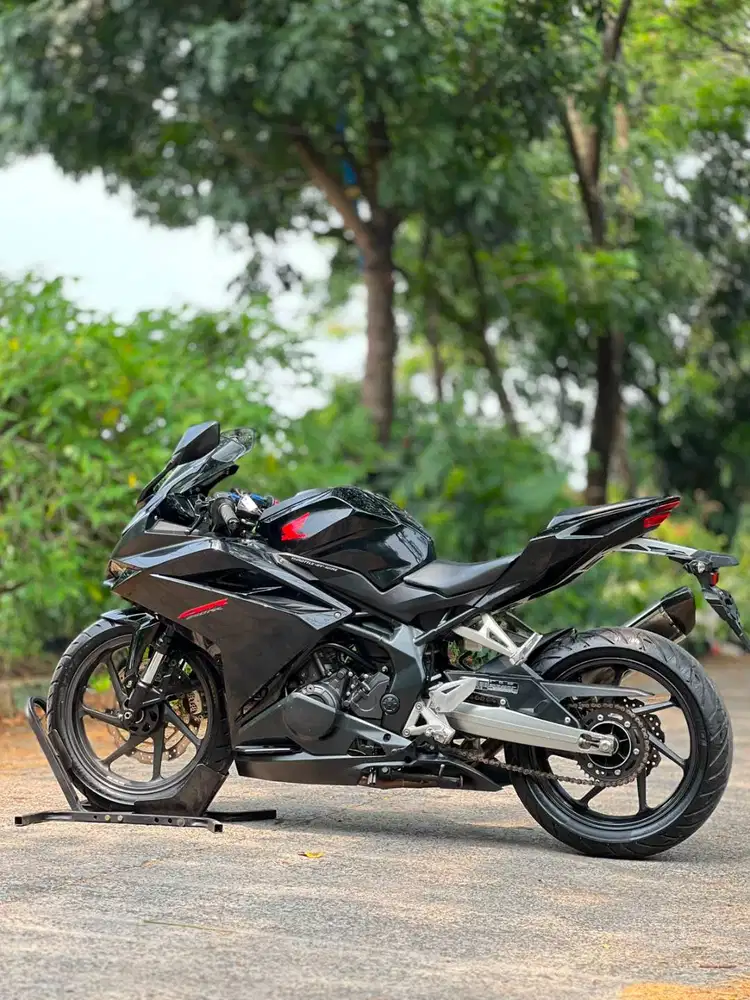 HONDA CBR 250RR NON ABS BLACK FREEDOM 2018 KM RENDAH SIAP TOURING