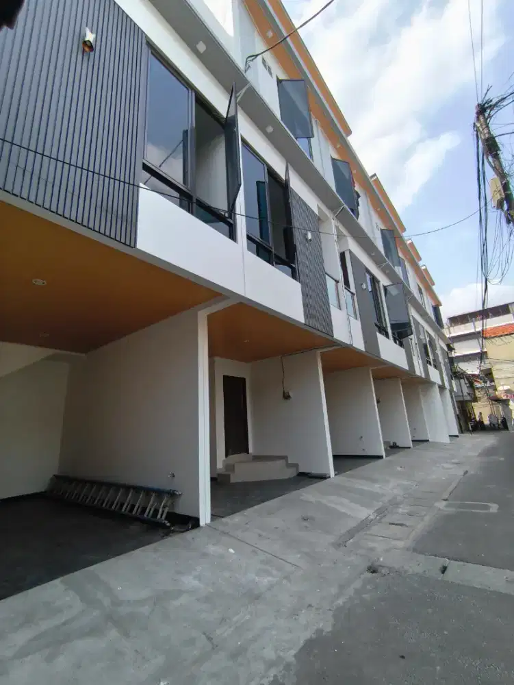 Rumah Murah Dekat Mall Kota Casablanca Jakarta selatan