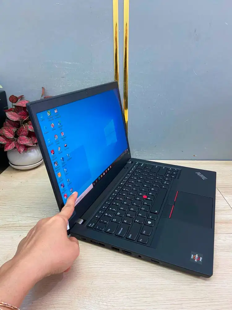 LENOVO T495 TOUCHSREEN RYZEN 5-3500 16/256 LAYAR 14 INCH *ET