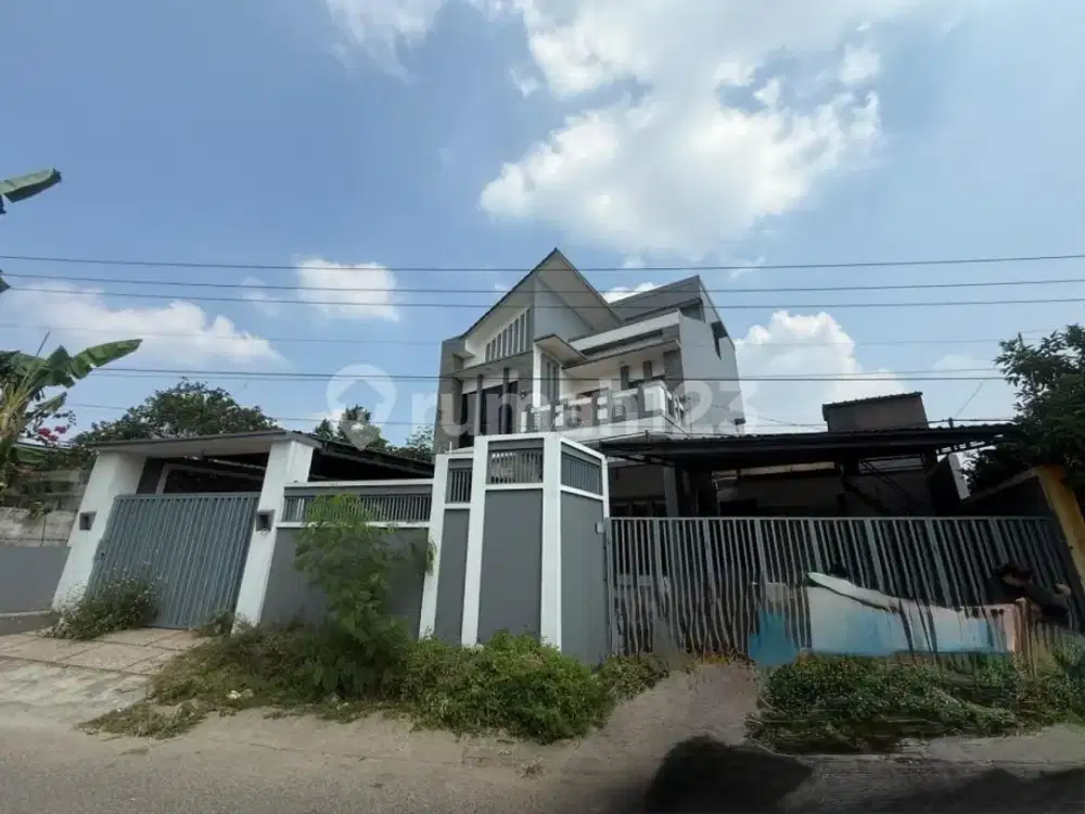 Dijual Rumah 3 Lantai Hadap Timur di Cikajang Girang - BSD ( Belakang Izzi )