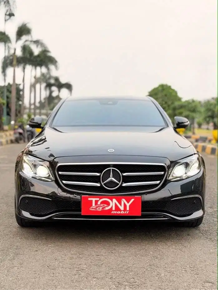 Mercy E300 W213 2019 Hitam
