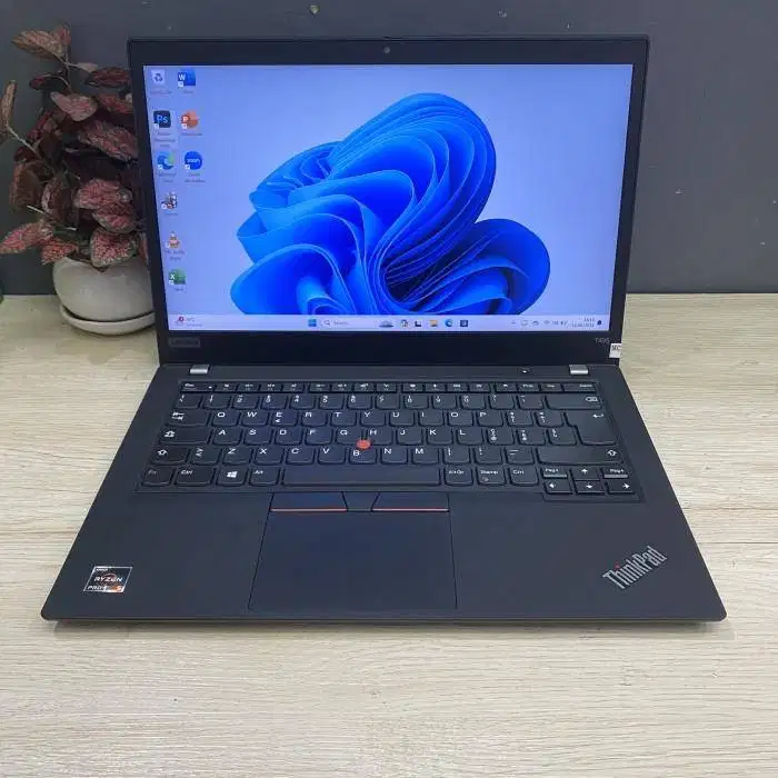 LENOVO T495 RYZEN 5-3500 16/256 LAYAR 14 INCH *ET