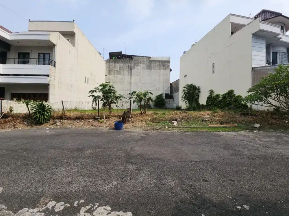 Tanah di Komplek Taman Malibu Indah ( Polonia )