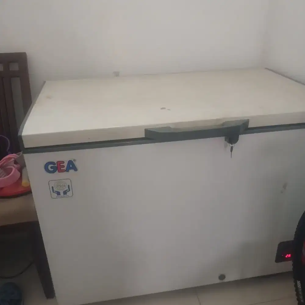 GEA freezer 1 pintu