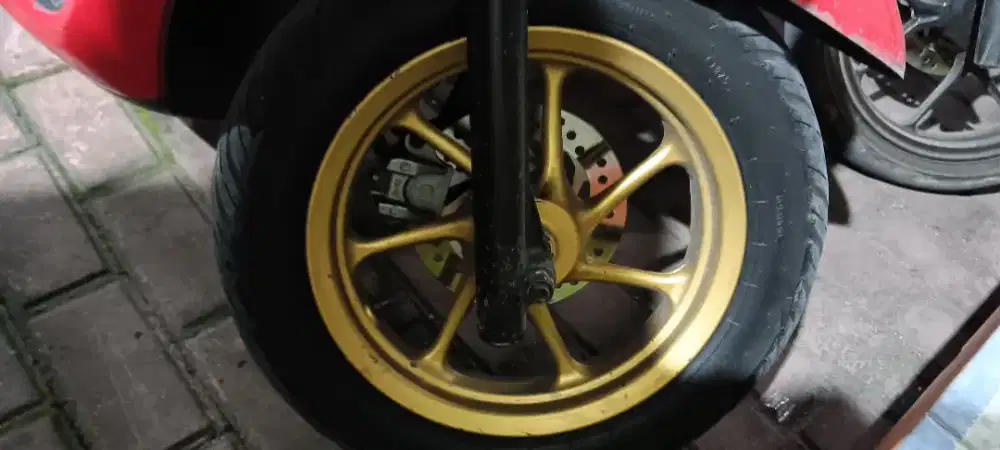 Jual velg second + knalpot ori nya motor scoopy thn 2019